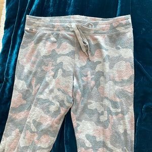 Pj salvage pink camo pj pant joggers
